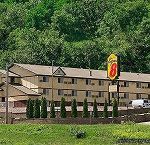 Super 8 By Wyndham Winona Mn